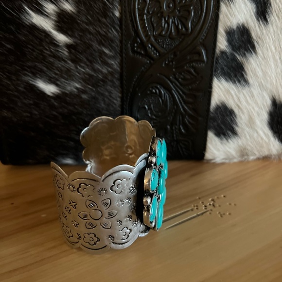 New Faux Squash Turquoise Stone Silver Toned cuff bracelet womens boho western - Picture 3 of 8